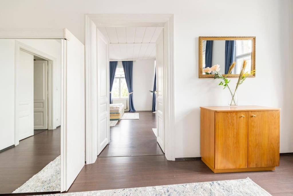 Charming Spacious Apartment Viena Exterior foto